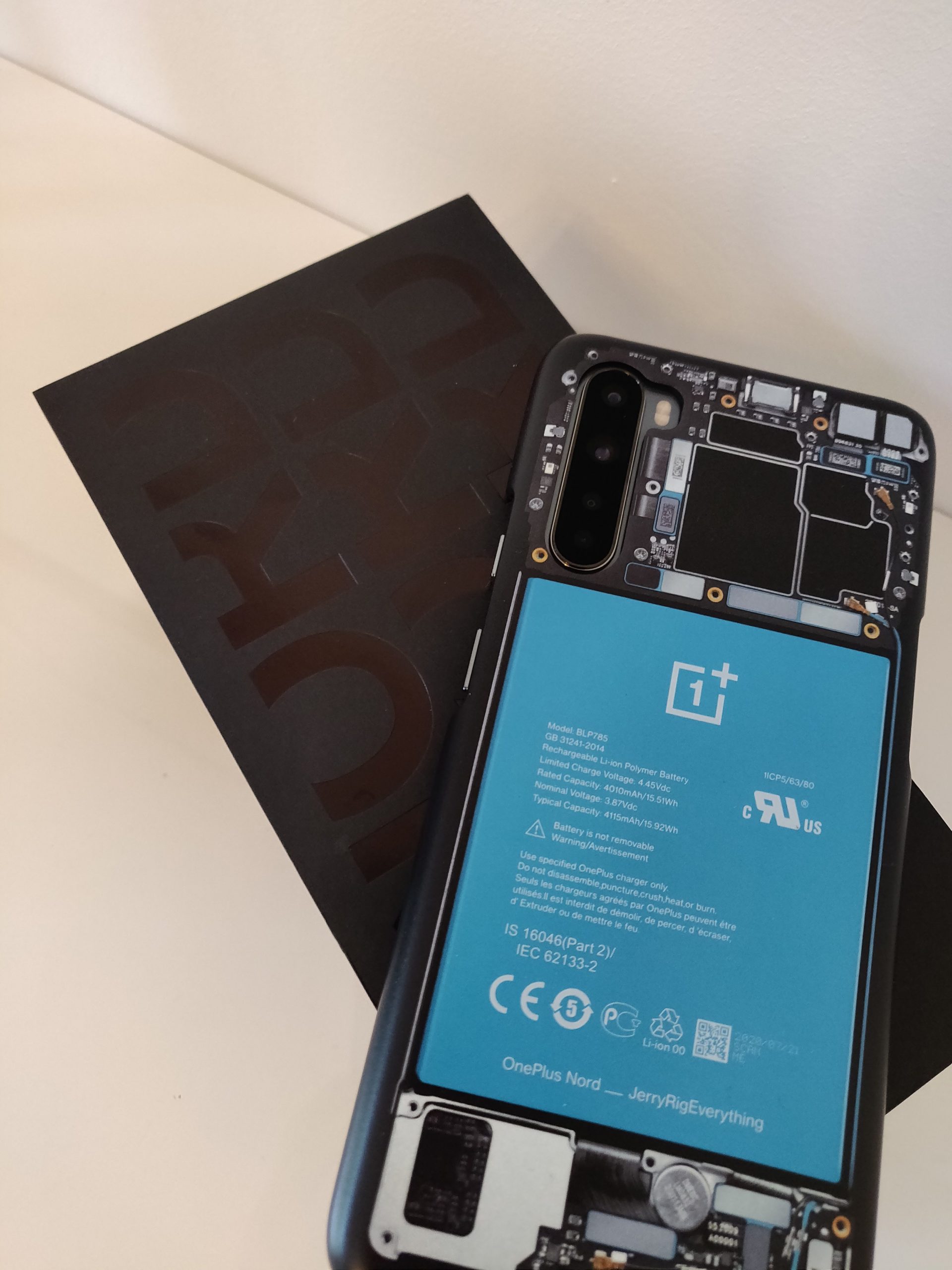 OnePlus Nord Teardown Case von JerryRigEverything